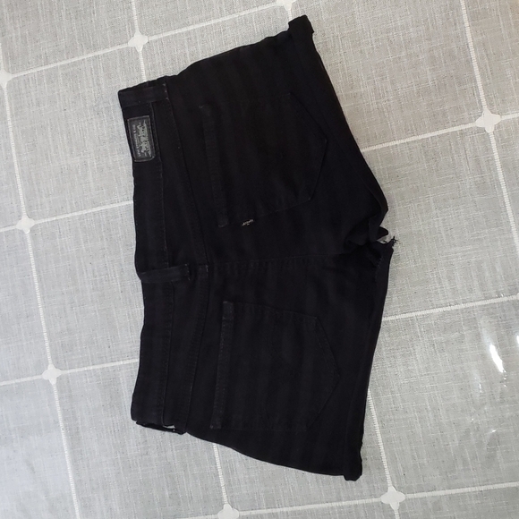 LEVI'S Striped Shorts, Size 27 - Picture 11 of 15